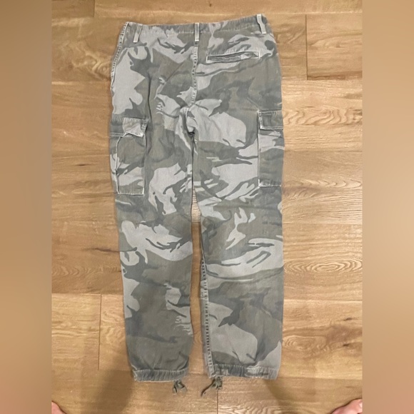 Grlfrnd cargo camo denim in maxwell size 28 - Picture 9 of 11